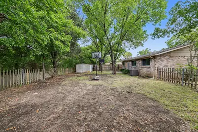 3001 Harvard Street N, Irving, TX 75062 - Photo 24
