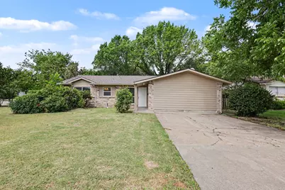 3001 Harvard Street N, Irving, TX 75062 - Photo 2