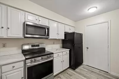 2504 Brook Hollow Court, Mesquite, TX 75150 - Photo 6