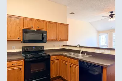 833 Edgehill Road, Burleson, TX 76028 - Photo 10