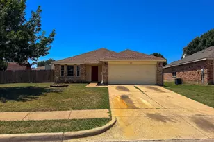 1009 McKavett Dr, Burleson, TX 76028 - Photo 1