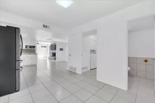 392 Creekwood Dr, Lancaster, TX 75146 - Photo 18