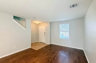 670 Horn St, Crowley, TX 76036 - Photo 4