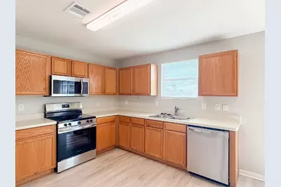 670 Horn Street, Crowley, TX 76036 - Photo 8