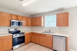 670 Horn St, Crowley, TX 76036 - Photo 8