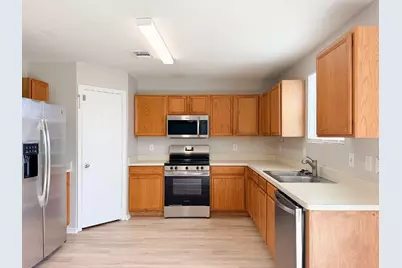 670 Horn Street, Crowley, TX 76036 - Photo 10
