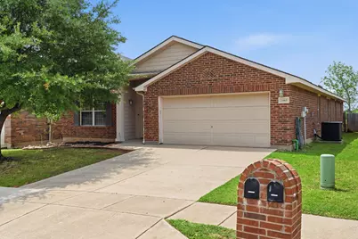 2665 Gardendale Drive, Fort Worth, TX 76120 - Photo 2