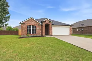 1002 Zachary Dr, Arlington, TX 76002 - Photo 2