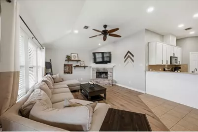 10521 Bradshaw Drive, Fort Worth, TX 76108 - Photo 4