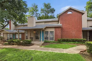 1454 Meadowood Village Dr, Fort Worth, TX 76120 - Photo 4