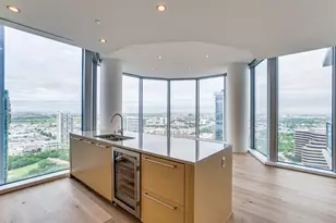 2900 McKinnon St, Dallas, TX 75201 - Photo 6