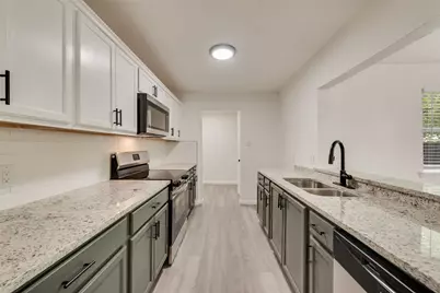 3715 Maxwell Court, Arlington, TX 76015 - Photo 10