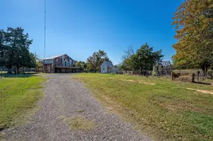 1696 Co Rd 222, Gainesville, TX 76240 - Photo 36