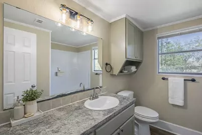 207 N Avenue U, Clifton, TX 76634 - Photo 6