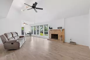 1024 Mountview Dr, Carrollton, TX 75006 - Photo 2