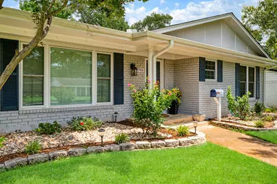 2705 Hubbard Street, Paris, TX 75460 - Photo 2