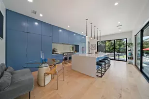 423 W Colorado Blvd, Dallas, TX 75208 - Photo 10