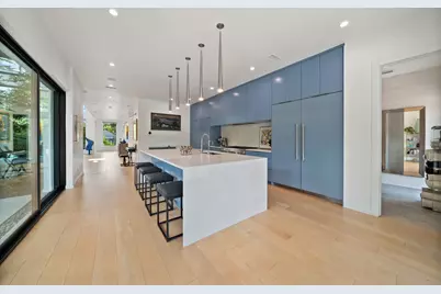 423 W Colorado Boulevard, Dallas, TX 75208 - Photo 14
