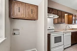 1725 E Grauwyler Rd, Irving, TX 75061 - Photo 14