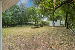 2218 Mountain Lake Rd, Dallas, TX 75224 - Photo 18