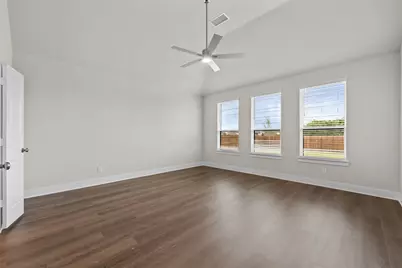 552 Holiday Avenue, Waxahachie, TX 75165 - Photo 14