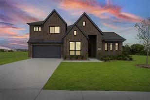 552 Holiday Ave, Waxahachie, TX 75165 - Photo 2