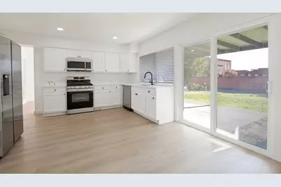 1910 Rambling Ridge Lane, Carrollton, TX 75007 - Photo 12