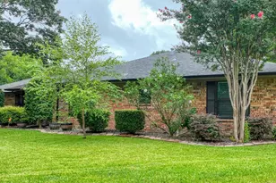 105 Santa Fe Cir, Waxahachie, TX 75165 - Photo 32