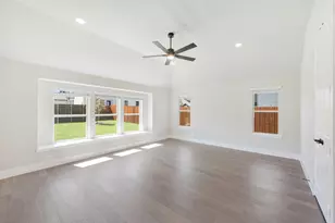 1025 Emerald Trce Dr, Justin, TX 76247 - Photo 20