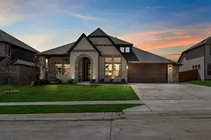 1025 Emerald Trce Dr, Justin, TX 76247 - Photo 2