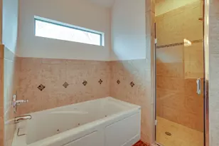 617 E Worth St, Grapevine, TX 76051 - Photo 16