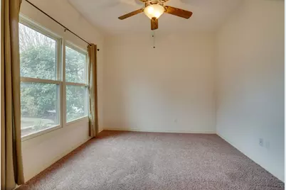 617 E Worth Street, Grapevine, TX 76051 - Photo 4