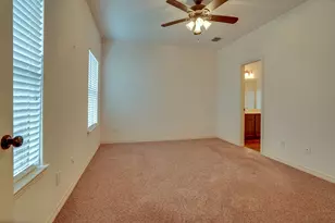 617 E Worth St, Grapevine, TX 76051 - Photo 14