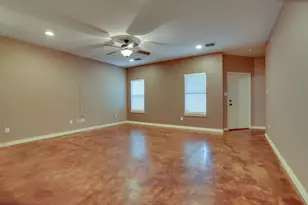617 E Worth St, Grapevine, TX 76051 - Photo 12