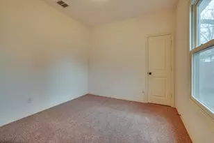 617 E Worth St, Grapevine, TX 76051 - Photo 6