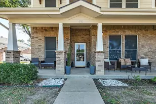 676 S Charles St, Lewisville, TX 75057 - Photo 4