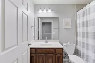 676 S Charles St, Lewisville, TX 75057 - Photo 32
