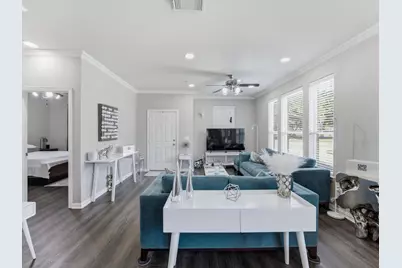 676 S Charles Street, Lewisville, TX 75057 - Photo 8