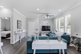 676 S Charles St, Lewisville, TX 75057 - Photo 8