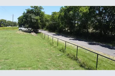 833 E Lovers Lane, Bells, TX 75414 - Photo 1