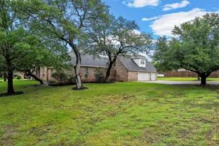 100 Laurel Oaks Ln, Crawford, TX 76638 - Photo 32