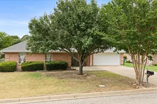 1809 Sprucewood Ave, Stephenville, TX 76401 - Photo 26