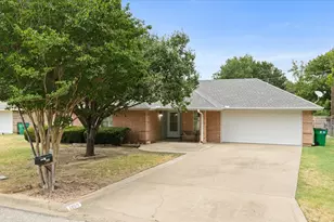 1809 Sprucewood Ave, Stephenville, TX 76401 - Photo 2
