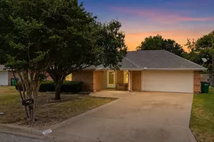 1809 Sprucewood Ave, Stephenville, TX 76401 - Photo 1
