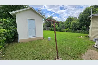 922 Hollywood Avenue, Dallas, TX 75208 - Photo 24
