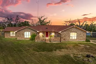 147 Wildflower Ln, Whitney, TX 76692 - Photo 1