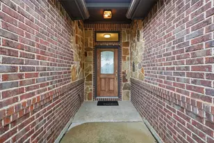 305 Delaware St, Burleson, TX 76028 - Photo 6