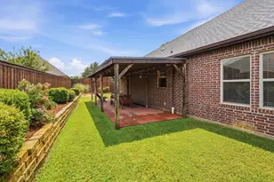 305 Delaware St, Burleson, TX 76028 - Photo 24
