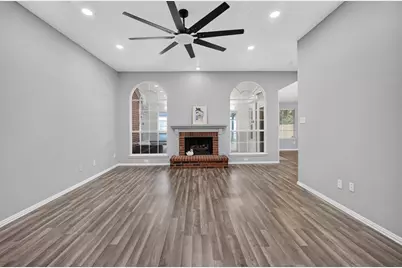 3514 Daisy Lane, Grand Prairie, TX 75052 - Photo 2