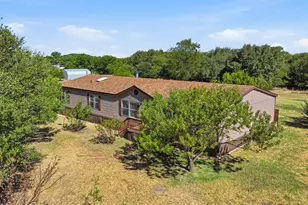 110 Draper Dr, Springtown, TX 76082 - Photo 2